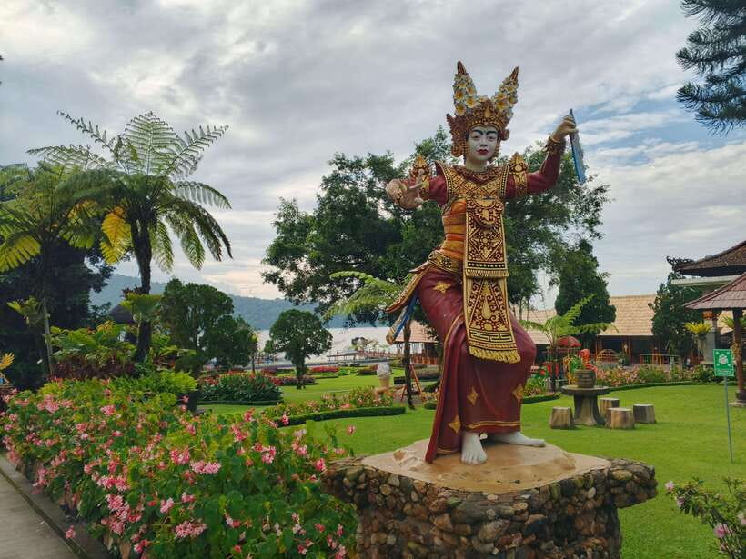 Bali: Lake Temple, Jatiluwih Rice Terrace & Waterfall Tour - Jatiluwih Rice Terraces, the big scenic finale