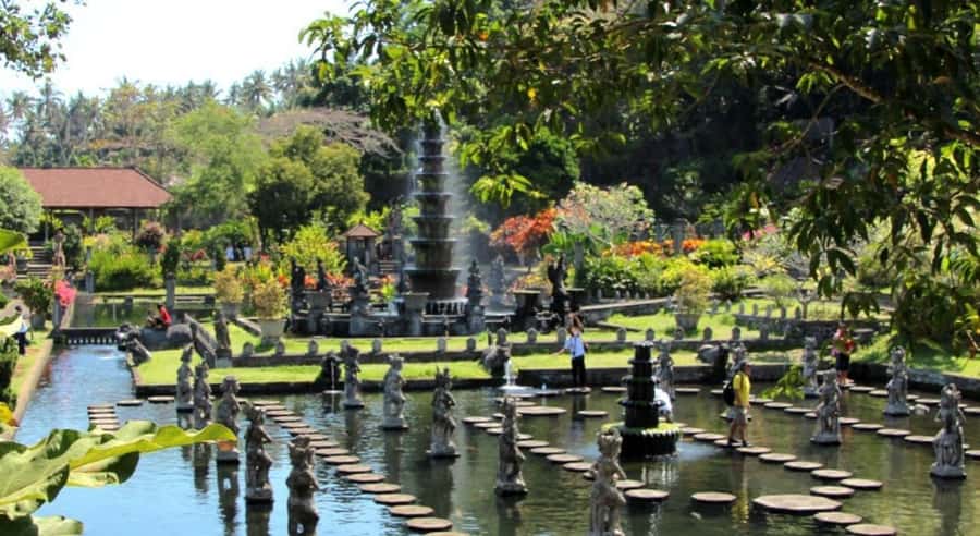 Bali: Lempuyang Temple, Tirta Gangga, and Goa Lawah Tour - Key points at a glance