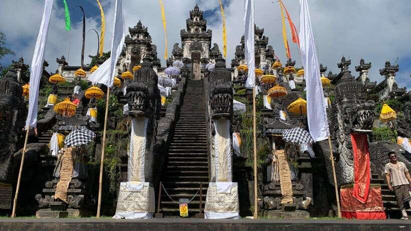 Bali: Lempuyang Temple, Tirta Gangga, and Temesi Waterfall … - Why the private car makes sense