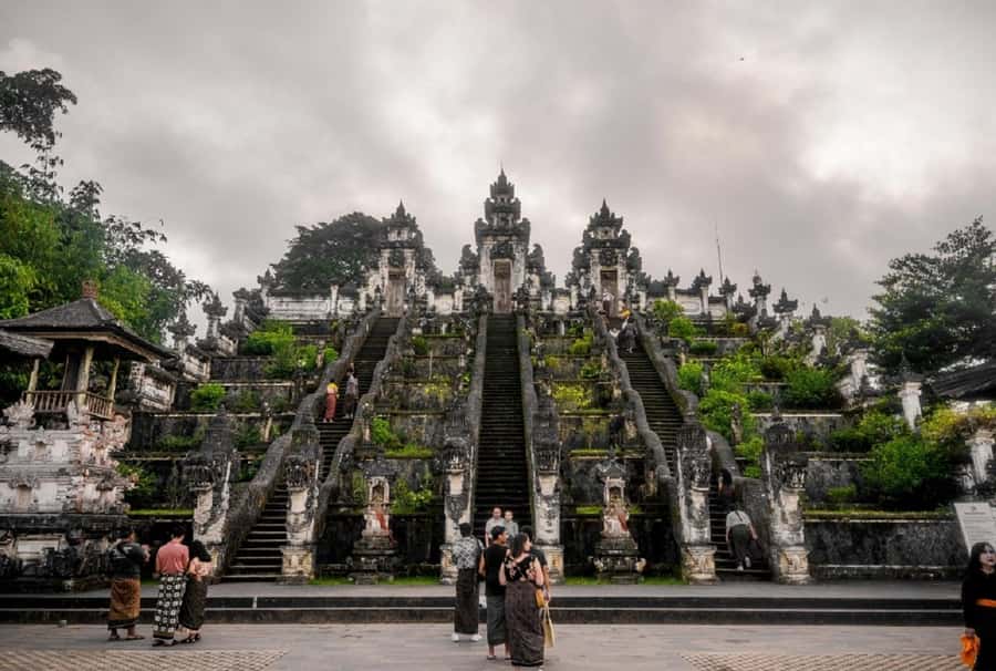 Bali: Lempuyang Temple, Tirta Gangga, Taman Ujung & Beach - Key points to know before booking