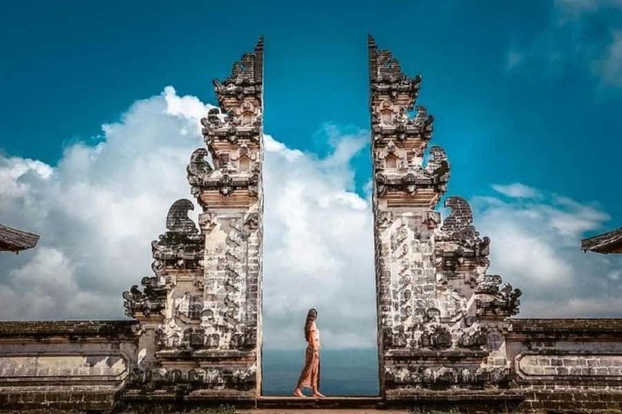 Bali: Lempuyang Temple, Tirta Gangga, Taman Ujung & Beach - Taman Ujung, pools, pavilions, and sea views