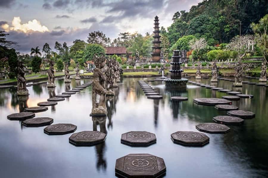 Bali: Lempuyang Temple, Tirta Gangga, Taman Ujung & Beach - Virgin Beach gives the day room to breathe