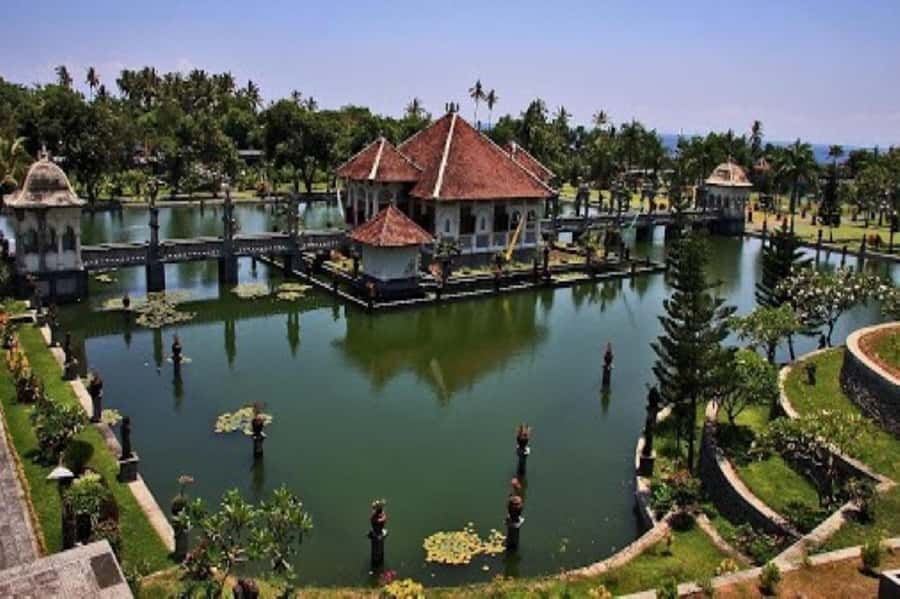 Bali: Lempuyang Temple, Tirta Gangga, Taman Ujung & Beach - Who should book this East Bali day?
