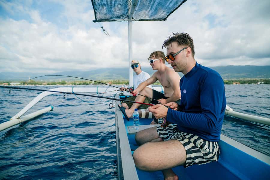 Bali/Lovina: Private Fishing Tour with Snorkeling Option - Getting there and planning the morning