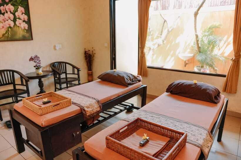 Bali: Luxury Spa Balinese Massage scrub Flower bath 2 Hour - The 60-minute Balinese massage