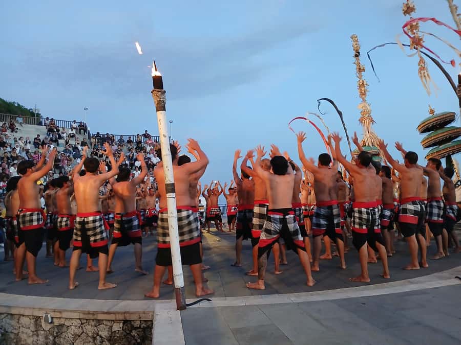 Bali: MELASTI BEACH SUNSET KECAK DANCE WITH DINNER PACKAGES - Should you book the Melasti and Jimbaran package?