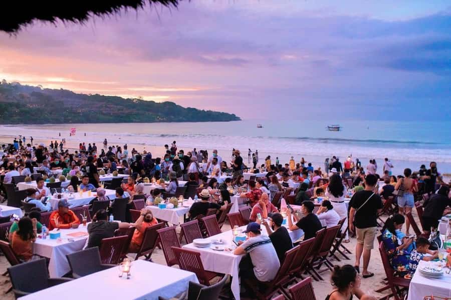 Bali: MELASTI BEACH SUNSET KECAK DANCE WITH DINNER PACKAGES - A private car makes South Bali easier