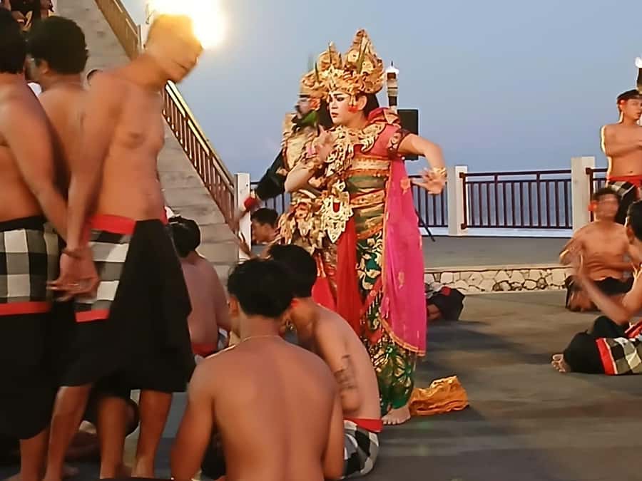 Bali: MELASTI BEACH SUNSET KECAK DANCE WITH DINNER PACKAGES - Jimbaran dinner is the practical reward