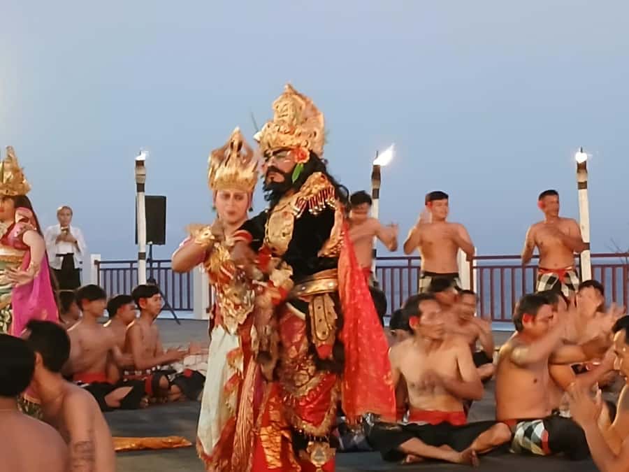 Bali: MELASTI BEACH SUNSET KECAK DANCE WITH DINNER PACKAGES - The Uluwatu stop is a scenic introduction