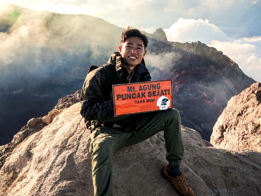 Bali/Mount Agung: Sunrise Trekking Adventure With Transfers - Guides make the hard parts manageable