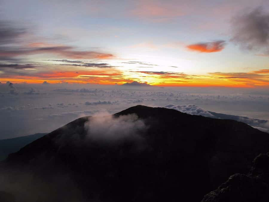 Bali: Mount Agung Sunrise Trekking Tour via Besakih Temple - The descent is its own mountain test
