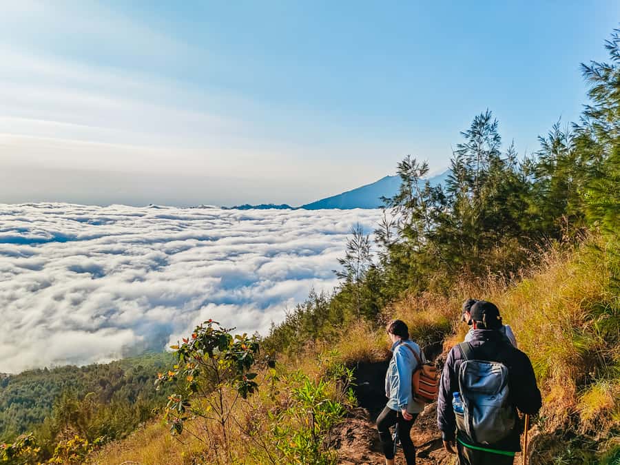 Bali: Mount Batur Guided Sunrise Trek with Breakfast - Why Mount Batur works best before dawn