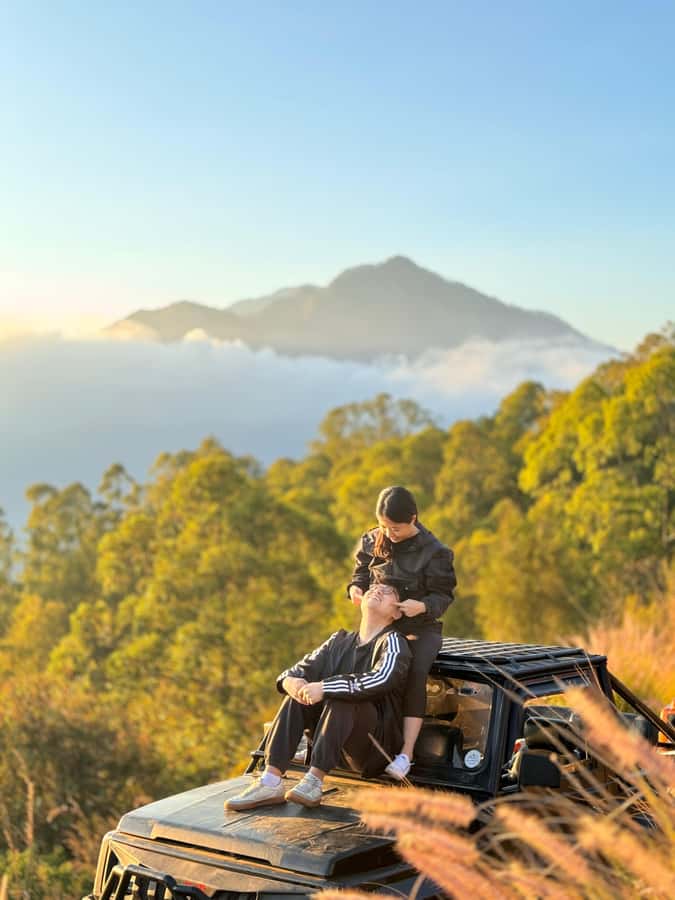 Bali: Mount batur jeep sunrise & natural hot springs - Sunrise from the middle of the volcano