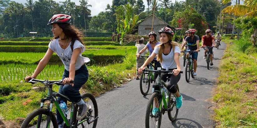 Bali: Mount Batur Mountain Biking Adventure with Lunch - Bikes, helmets, and the equipment question