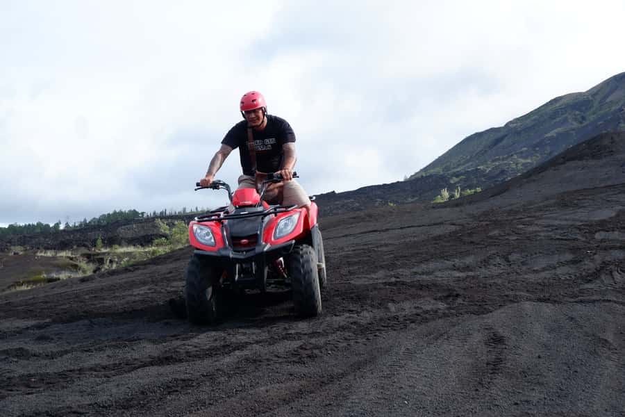 Bali: Mount Batur Quad Bike Tour and Natural Hot Springs - Lunch above the jungle