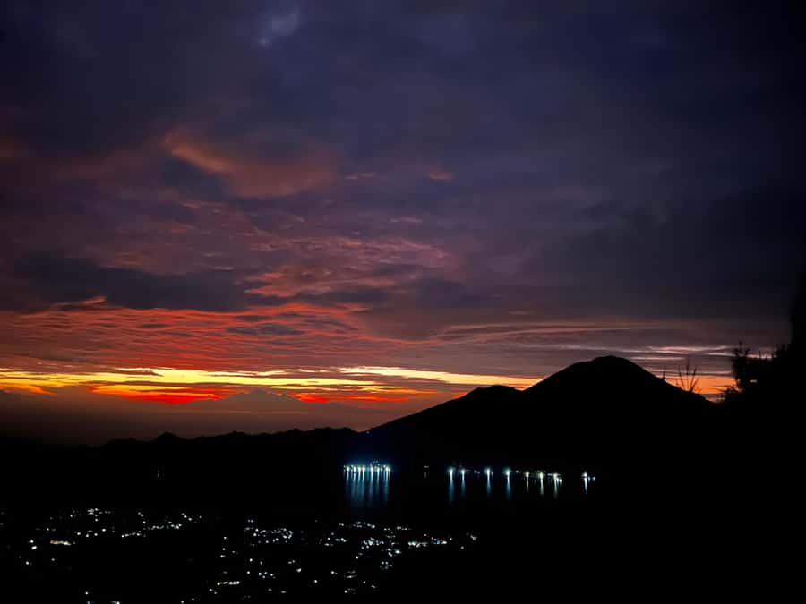 Bali: Mount Batur Sunrise Trek & Lake Batur Canoe Tour - Sunrise above the caldera