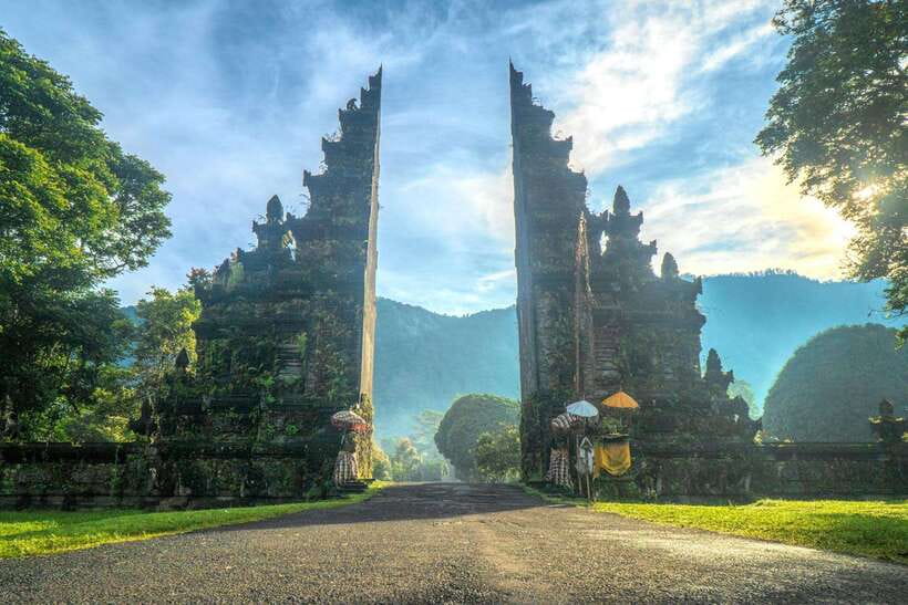 Bali: North Bali Customizable itineraries Trip with Transfer - Choosing Between Leke Leke and Banyumala Waterfall