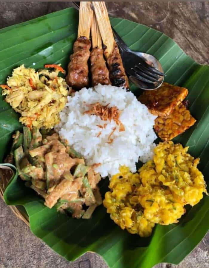 Bali: North Bali Waterfalls and Twin Lakes Tour with Lunch - Key details at a glance