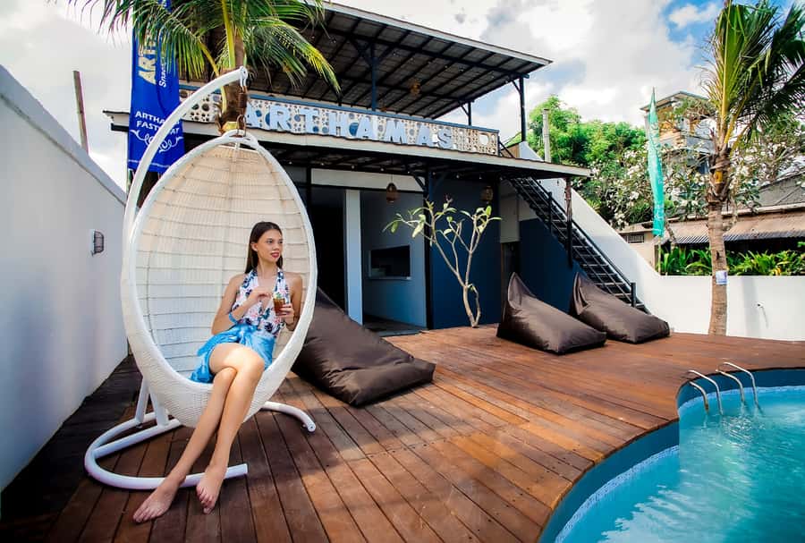Bali: Nusa Lembongan Island Tour with Lunch & Transfers - Yellow Bridge and the island connection