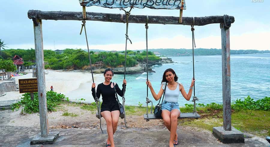 Bali: Nusa Lembongan Island Tour with Lunch & Transfers - Meeting at Sanur and crossing the water