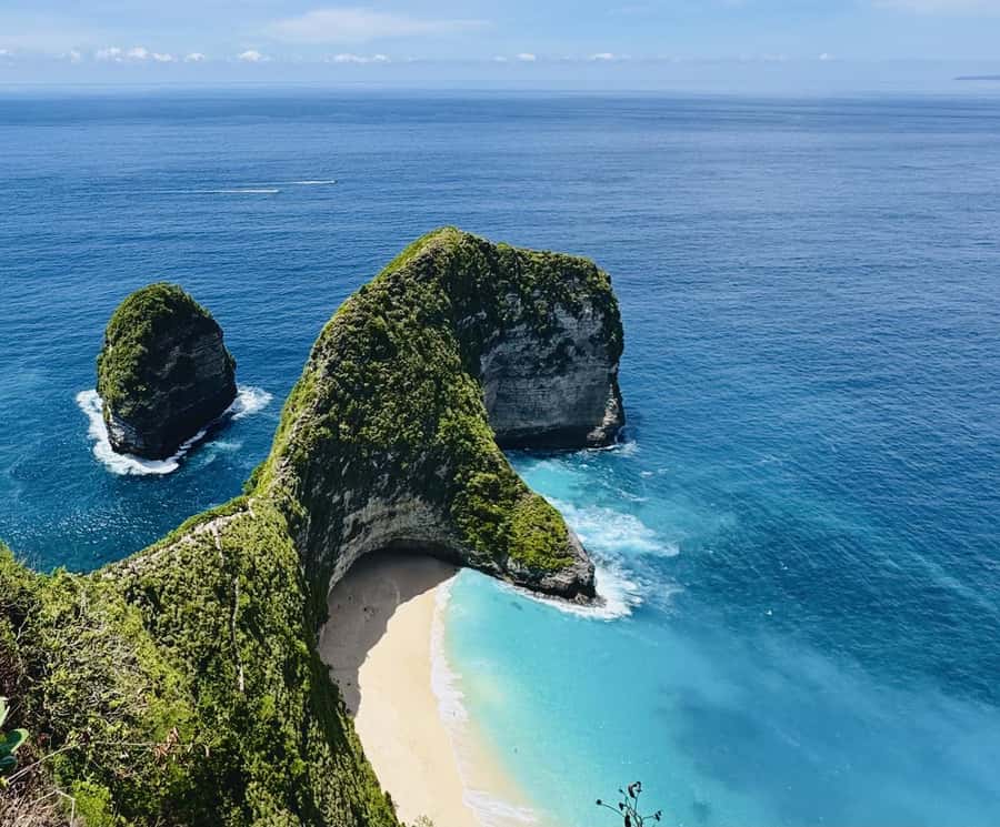 Bali: Nusa Penida 2-Day Trip with Accommodation & Meals - Thousand Island and the Molenteng Tree House