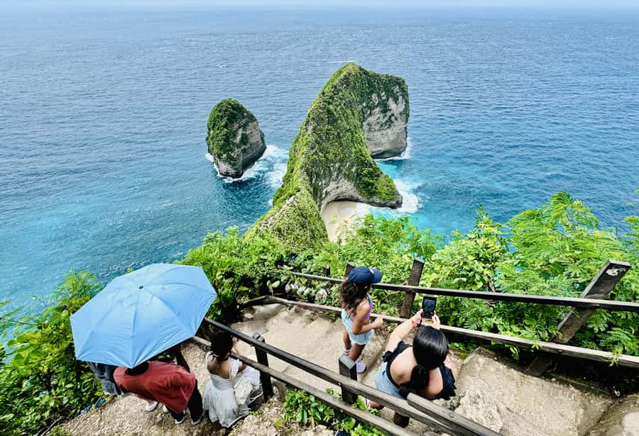 Bali: Nusa Penida 2-Day Trip with Accommodation & Meals - Broken Beach and Angel’s Billabong
