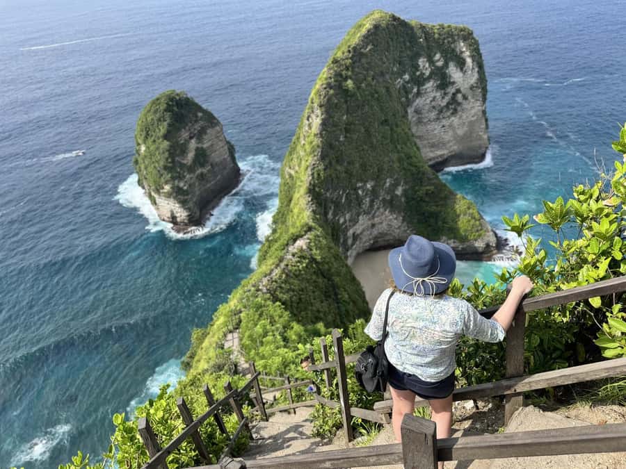 Bali: Nusa Penida 2-Day Trip with Accommodation & Meals - Day one: Diamond Beach and Atuh Beach