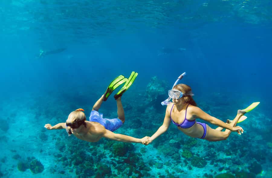 Bali/Nusa Penida: Manta Point Snorkel Boat & West Coast Tour - Guides, photos, and the human side of the tour