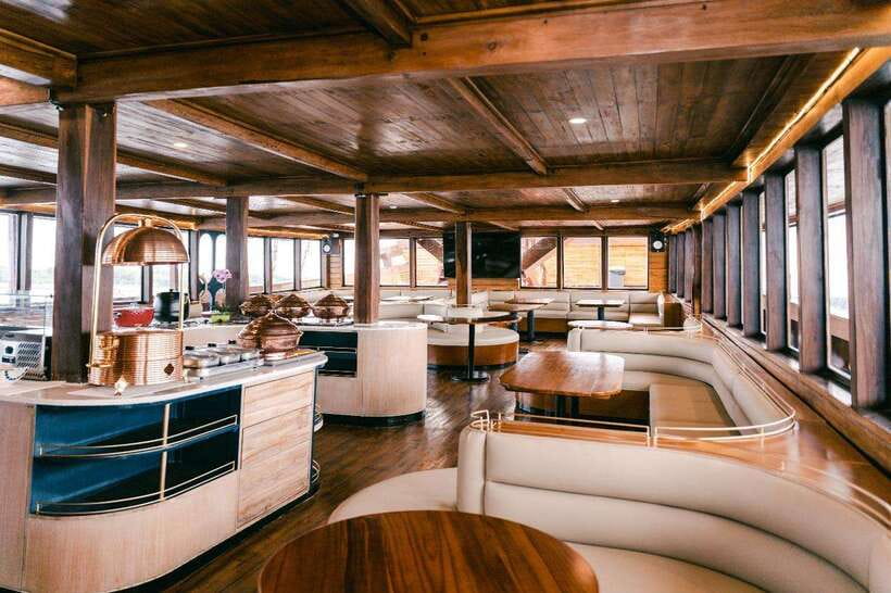 Bali Phinisi Cruise: Sunset Dinner with Live Music & Buffet - What kind of evening is this?