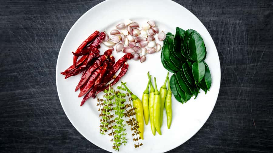 Bali: Private Balinese Cooking Class in a Family Home - The market visit starts the lesson