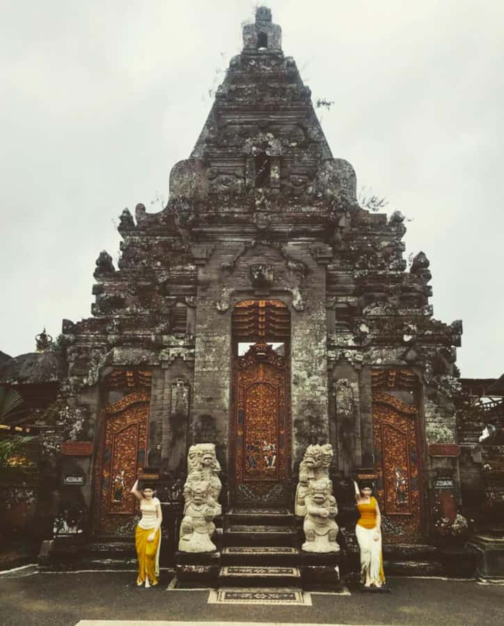 Bali: Private Tour of Jatiluwih, Ulun Danu, and Tanah Lot - Tanah Lot at sunset