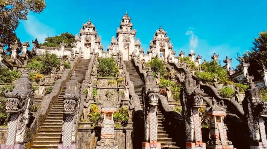Bali: Private Tour to Lempuyang Temple, Tirta Gangga, and … - Practical preparation for the temple and beach stops