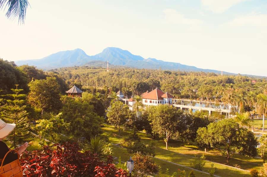 Bali: Private Tour to Lempuyang Temple, Tirta Gangga, and … - Tirta Gangga’s clear pools and stepping stones