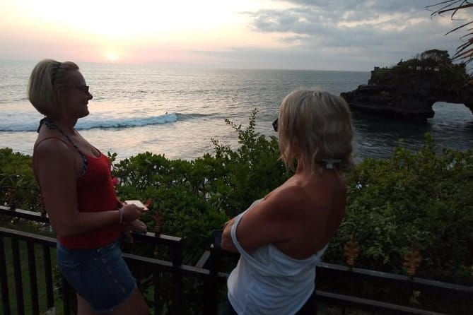 Bali Private Tour: Waterfall, Monkey forest and Tanah lot sunset - What the private format changes