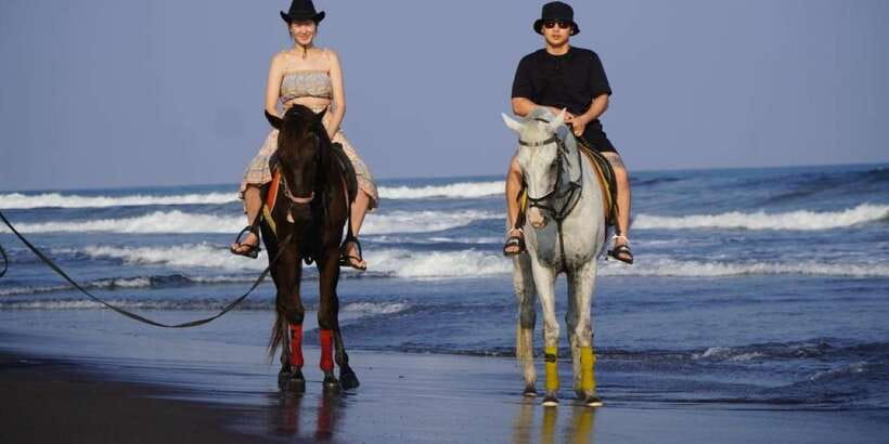 Bali: Romantic Seafood Dinner Jimbaran Beach Include Sunset - Who should book this dinner?