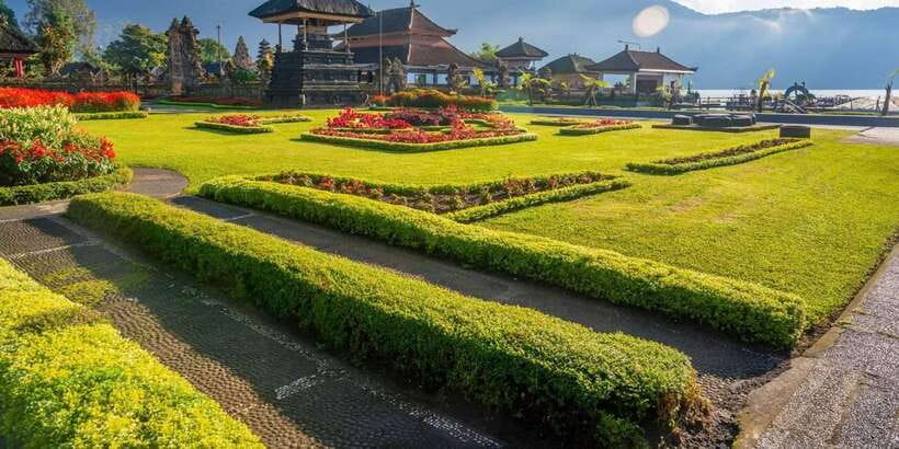 Bali's Golden Embrace: Dazzling Tanah Lot Sunset Expedition - Tanah Lot at sunset: the day’s best moment