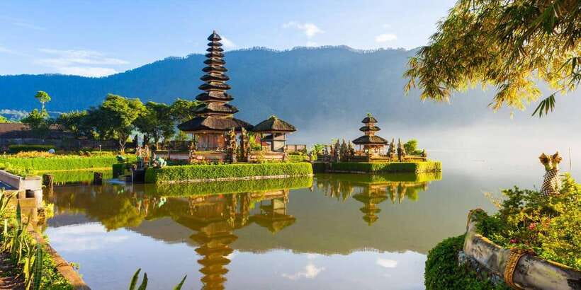 Bali's Golden Embrace: Dazzling Tanah Lot Sunset Expedition - The private-car setup and driver experience