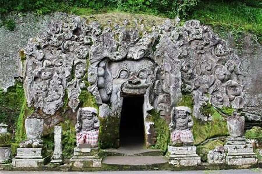 Bali: Sacred Temples and Sunset Private Tour - Goa Gajah and the old carvings at Bedulu