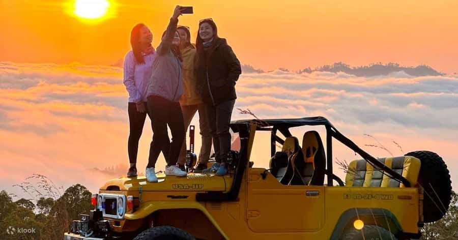 Bali: Shared Mount Batur Sunrise Jeep Tour with Hot Springs - Guides, drivers, and the shared group setup