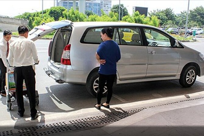Bali Shuttle Bus Service - The English-speaking driver and service style