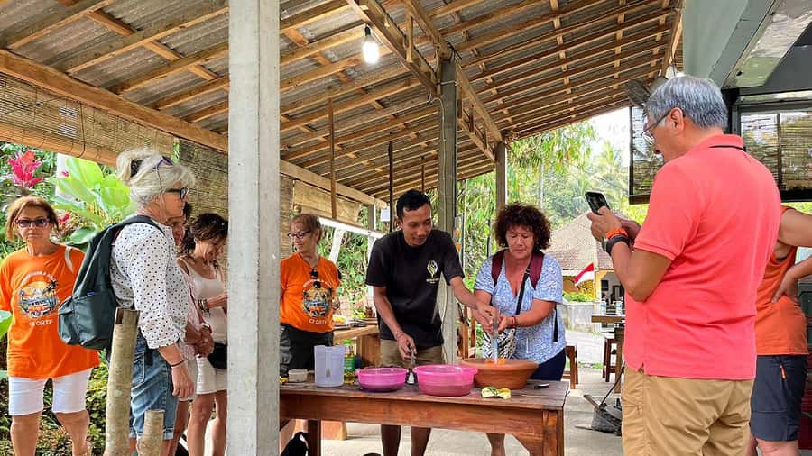 Bali: Silver Jewelry Making Workshop in Sidemen Village - Shaping the silver with an artisan beside you