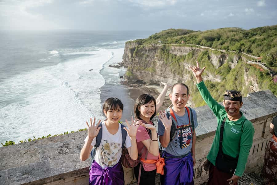 Bali: Skip-the-line Uluwatu Temple and Kecak Fire Dance Tour - Why Uluwatu at sunset works so well