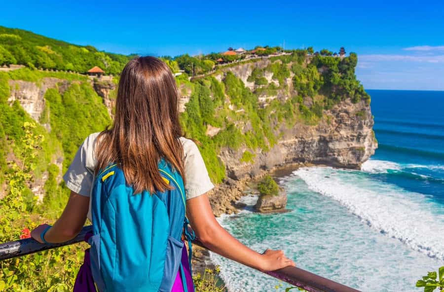 Bali: South Coast Uluwatu, Tanah Lot, and Jimbaran Day Trip - Lunch along the restaurant street