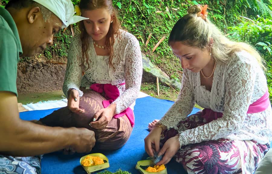 Bali Spiritual: Blessing Ceremony, Pristine Nature, Transfer - Homemade lunch at Warung Balikaru