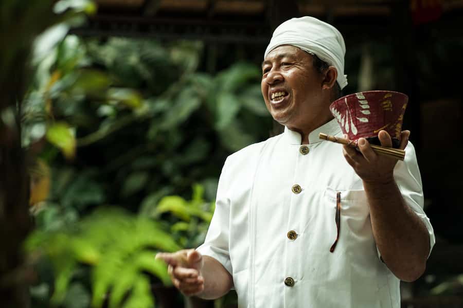 Bali Spiritual: Blessing Ceremony, Pristine Nature, Transfer - Planting rice and meeting the farm animals