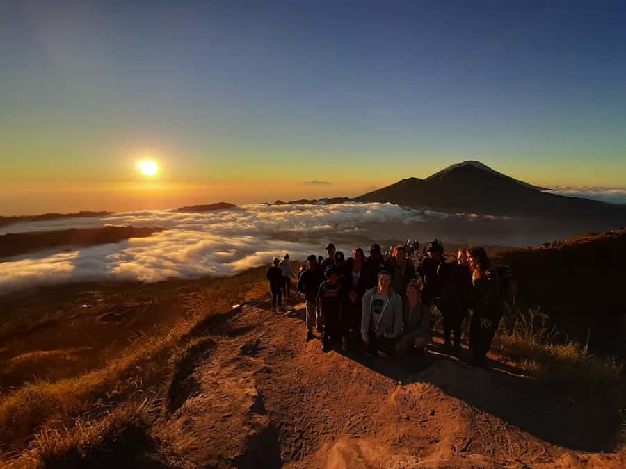 Bali: Sunrise Hike at Mount Batur with Bali Swing - Sunrise breakfast above Bali
