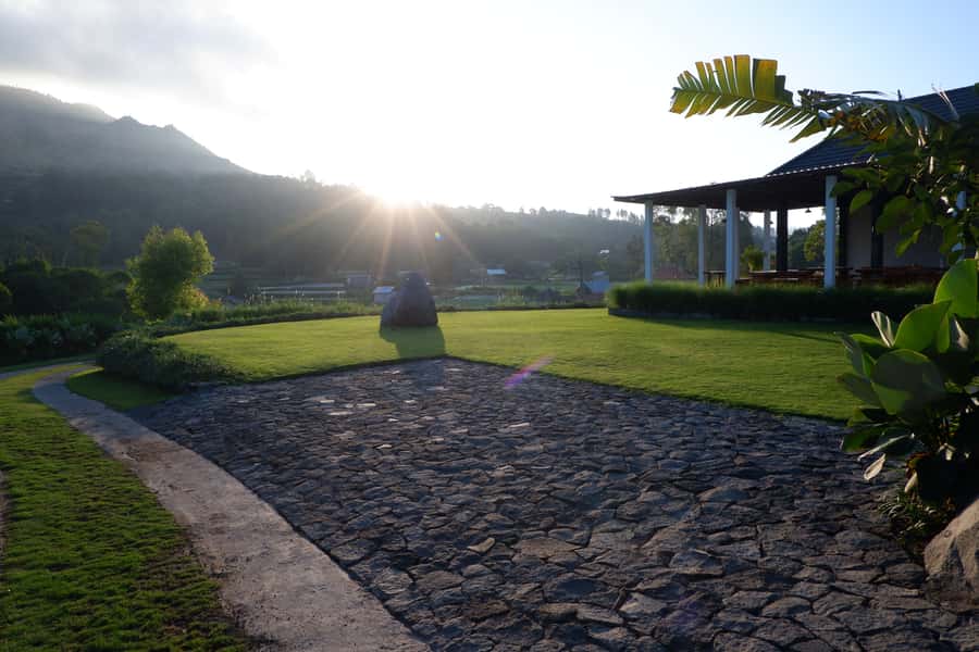 Bali: Sunrise Hike at Mount Batur with Bali Swing - The Mt. Batur Lounge makes the descent easier