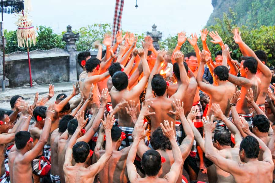 Bali Sunset: Uluwatu Temple, Kecak Dance and Jimbaran Bay - Key points to know before booking