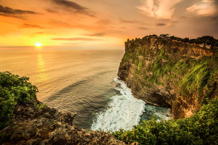 Bali Sunset: Uluwatu Temple, Kecak Dance and Jimbaran Bay - What the private car adds to the evening