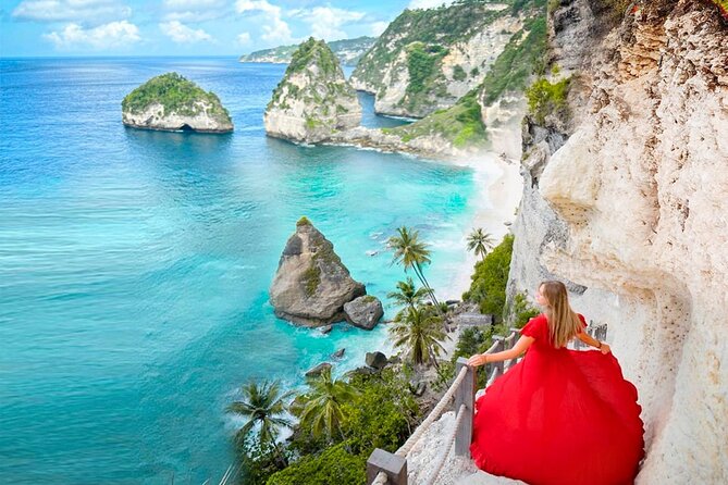Bali Swing, Monkey Forest & Temples Guided Tour - Tegenungan Falls, a refreshing final stop